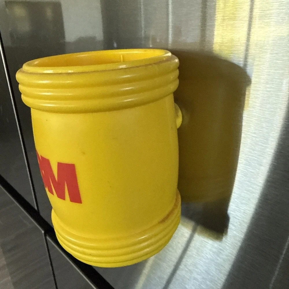 3M Logo Gold Tone Koozie‎ Fridge Magnet Vintage Rare Thick Rubber Plastic
